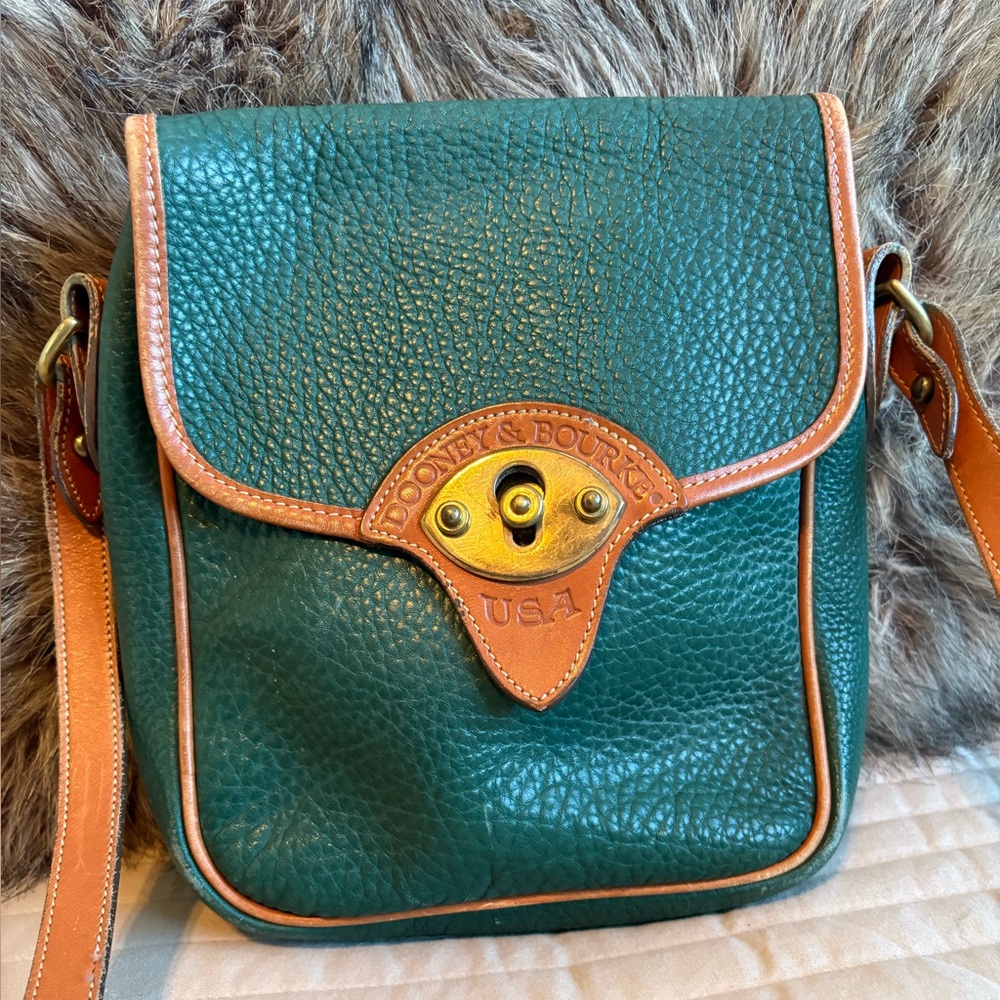 VTG DOONEY & BOURKE Crossbody Shoulder Bag - All Weather Leather Brass Hardware